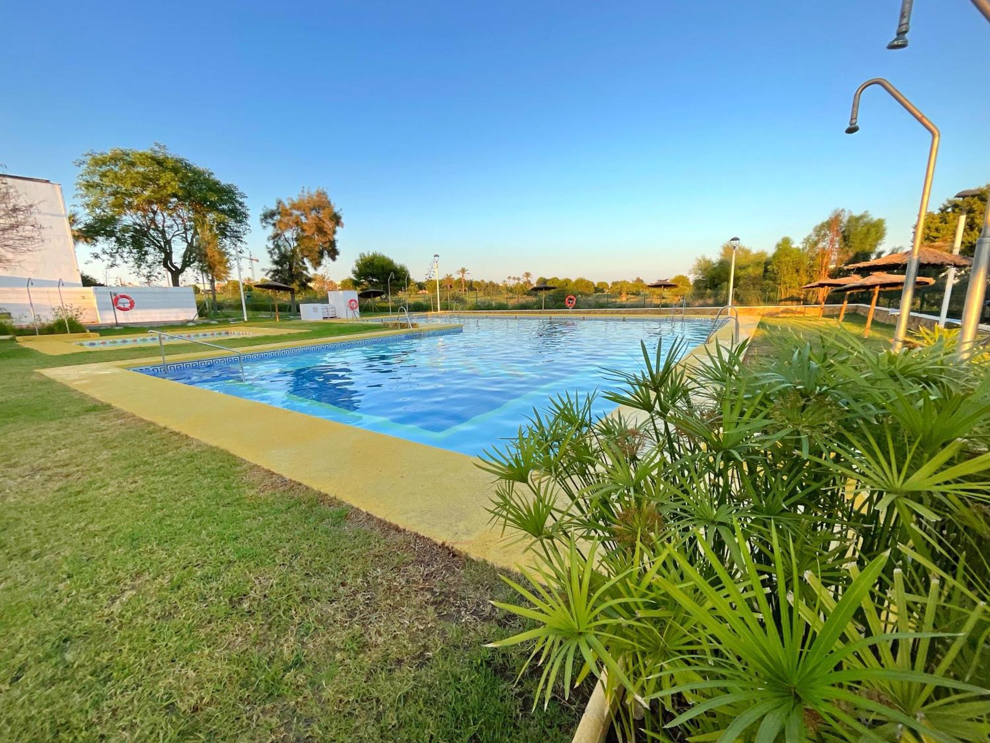 Ks Toyo Golf - Kaleria Suites Retamar  Ngoại thất bức ảnh