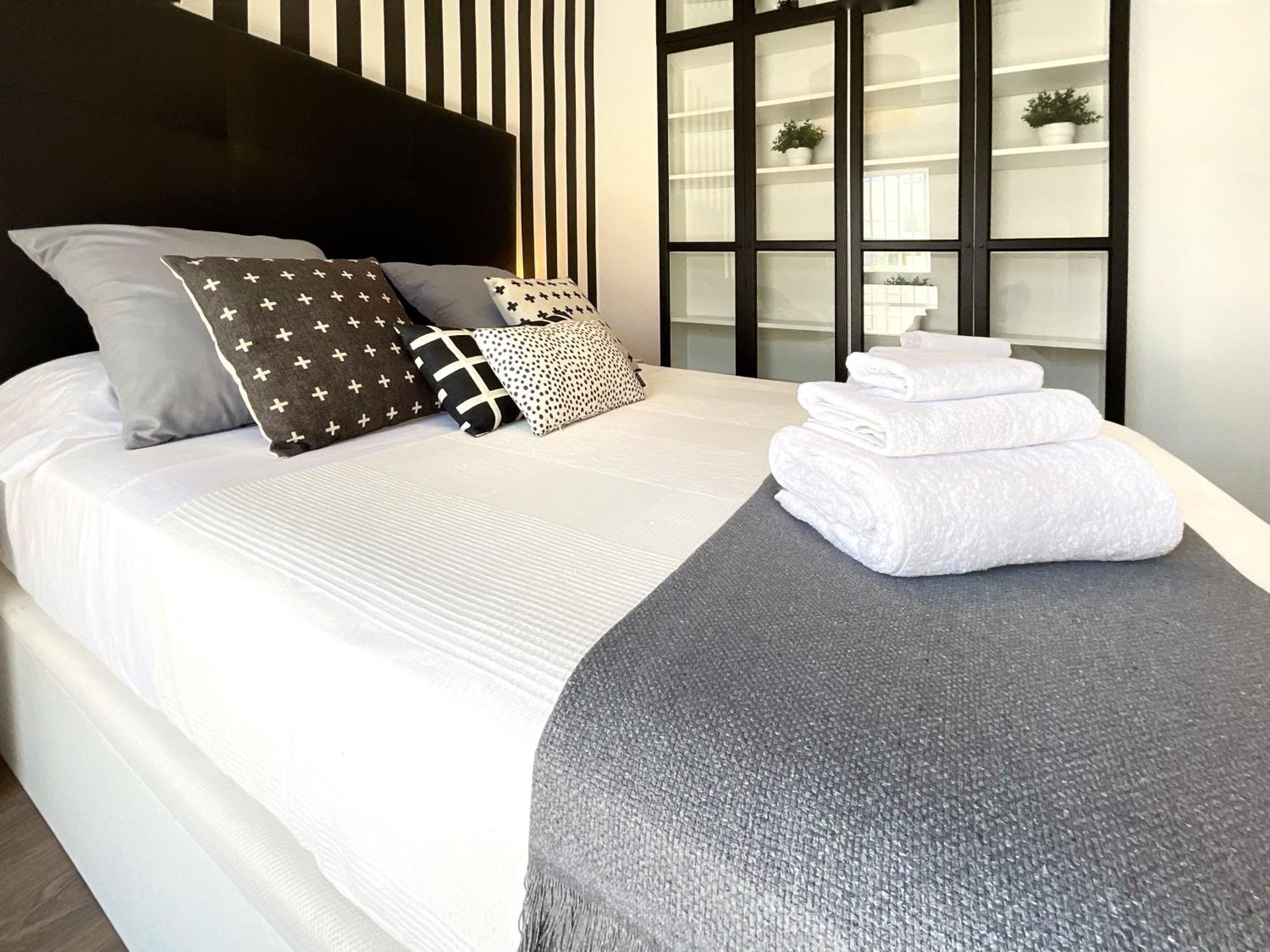 Ks Toyo Golf - Kaleria Suites Retamar  Ngoại thất bức ảnh